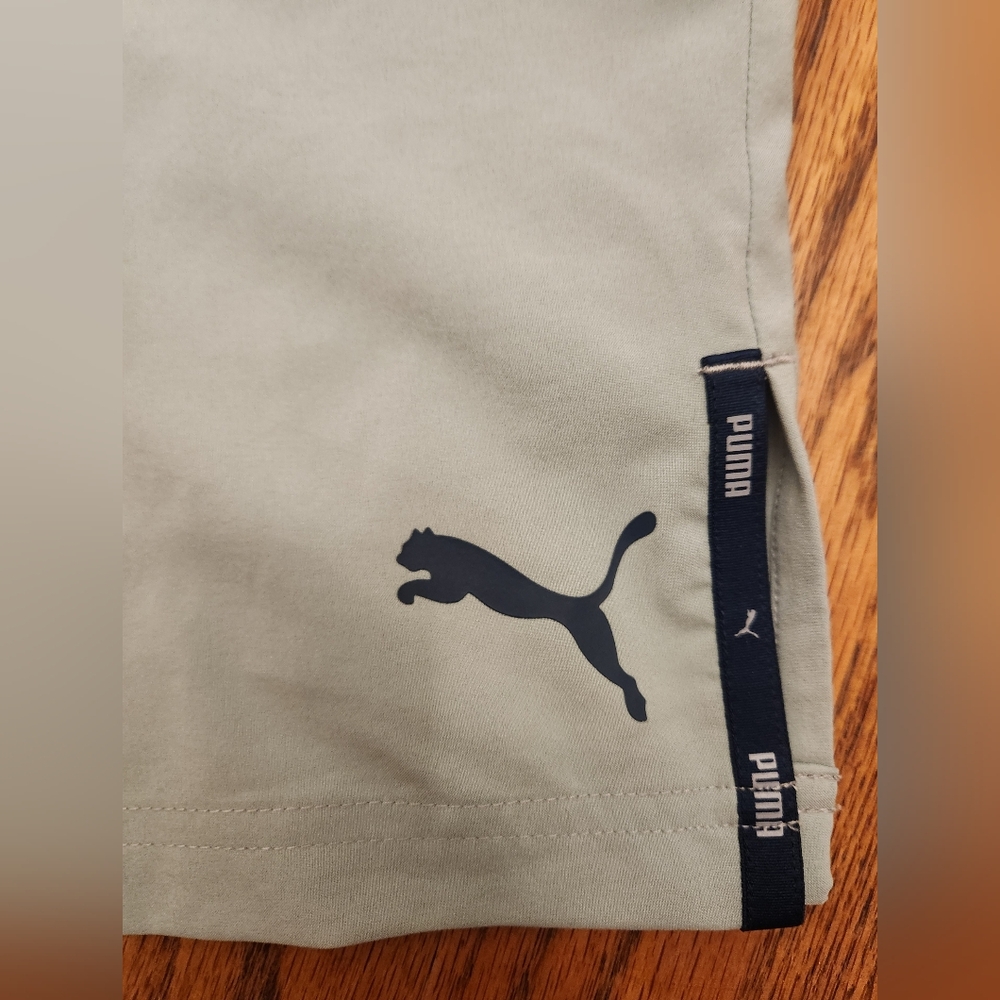 Puma Gray Athletic Shorts Lightweight Elastic Waist, Size: Medium - Picture 4 of 6